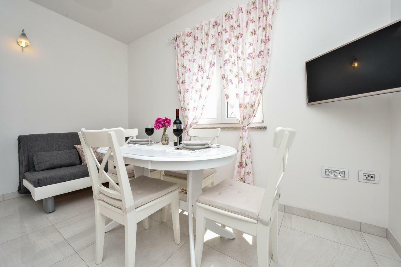Apartments Feel Good Sukošan Zewnętrze zdjęcie